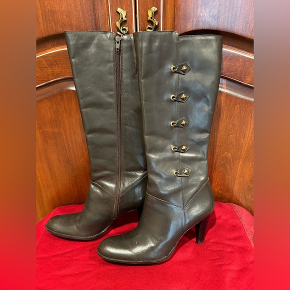 Nina Elegant Brown Knee-High Leather Boots - Picture 2 of 6